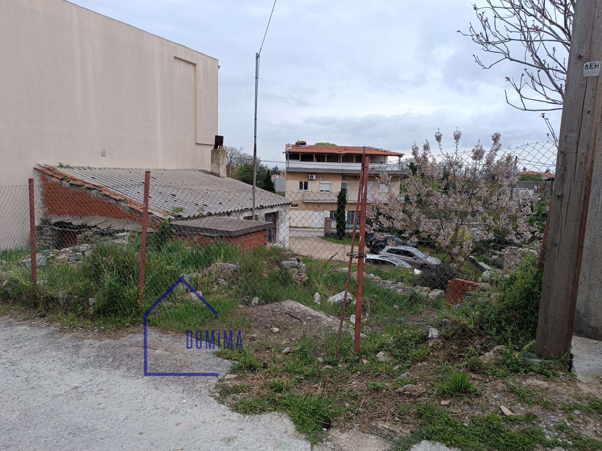 Plot in the village of Makris