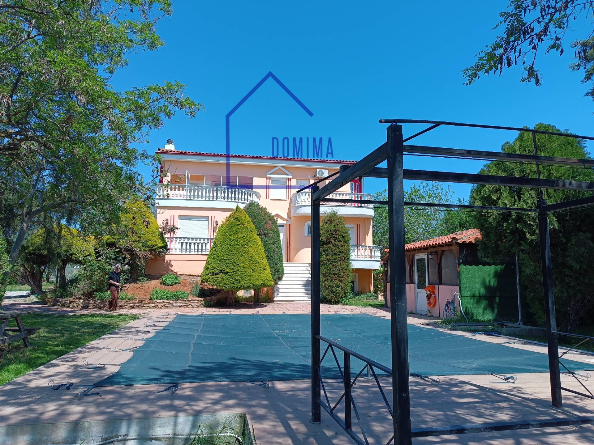 Detached house-villa before the settlement of Palagia